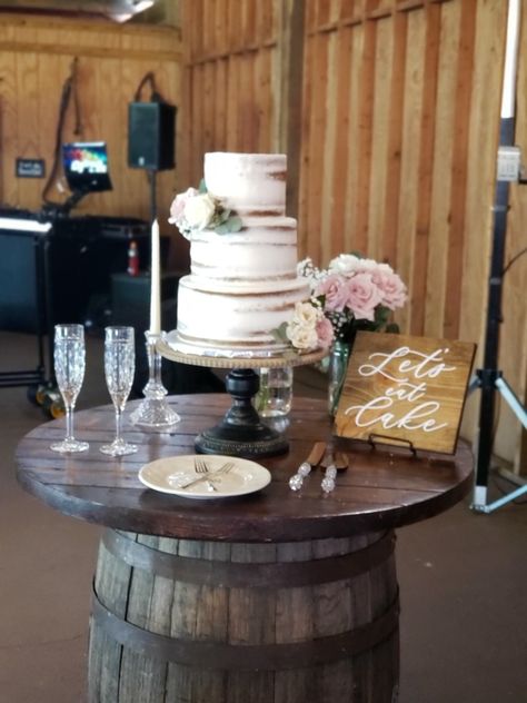 Small Cake Table Ideas, Wine Barrel Table Wedding, Wine Barrel Wedding Cake Display, Whiskey Barrel Table Wedding, Cake On Barrel Wedding, Cake Table For Wedding Ideas, Rustic Wedding Cake Table Ideas, Wedding Barrel Ideas, Wine Barrel Dessert Table