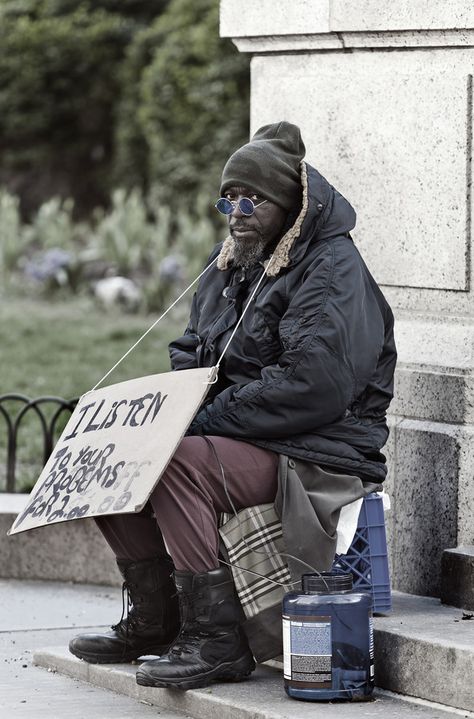 Homeless People, Helping The Homeless, Poor People, Social Issues, Public Library, New Yorker, Street Photography, Real Life, The Outsiders