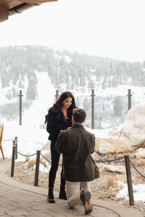 Christmas Morning Proposal, Winter Wonderland Proposal, Proposal Pictures Winter, Winter Proposal Pictures, Snow Proposal, Ski Proposal, Utah Proposal, Snowy Proposal, Wedding Proposal Ideas Engagement