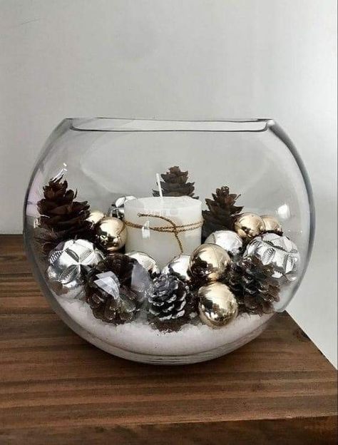 Christmas Centerpieces Cheap, Christmas Decorations Centerpiece, Pretty Christmas Decorations, Christmas Candle Decorations, Christmas Floral Arrangements, Christmas Centerpieces Diy, Xmas Deco, Christmas Themes Decorations, Diy Christmas Decorations Easy