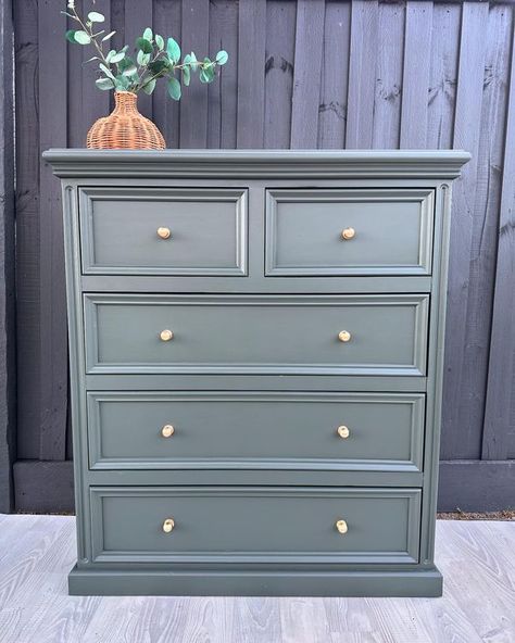 Paint It Beautiful | Three pieces I finished this week using the fabulous Fusion Mineral Paint | Facebook Fusion Putty Painted Furniture, Recycle Furniture, Condo Bedroom, Fusion Paint, Chalk It Up, Furniture Redo, Painted Dresser, Painting Furniture, Fusion Mineral Paint