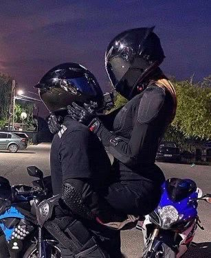 Motorcycle Couple Pictures, Bike Couple, Biker Couple, Motorcycle Couple, Motocross Love, Bike Aesthetic, Motorcycle Aesthetic, Biker Aesthetic, Pretty Bike