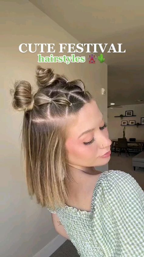 #BlondeHairGoals #BlondeTransformation #HairMakeover #BlondeBeauty #BlondeAmbition #HairInspo #BlondeBombshell #BlondeJourney #NewHairWhoDis #BlondeVibes #HairTransformation #BlondeLife #BlondeHighlights #BlondeObsessed #BlondeMagic Rave Hairstyles, Festival Hairstyles, Concert Hairstyles, Rave Hair, Fest Outfits, Hairdos For Short Hair, Short Hair Tutorial, Peinados Fáciles Para Cabello Corto, Work Hairstyles