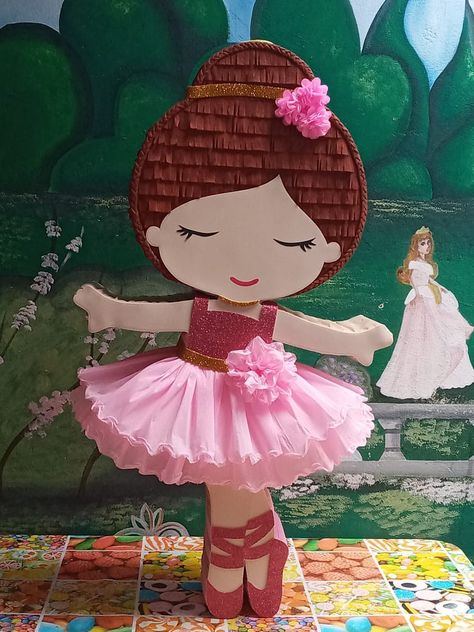 Ballerina Pinata, Diy Styrofoam Crafts, Princess Sofia Birthday Party Ideas, Diy Hair Bow Holder, Ballerina Party Decorations, Ballet Birthday Party, Xmas Decorations Diy, Ballet Birthday, Piñata Ideas