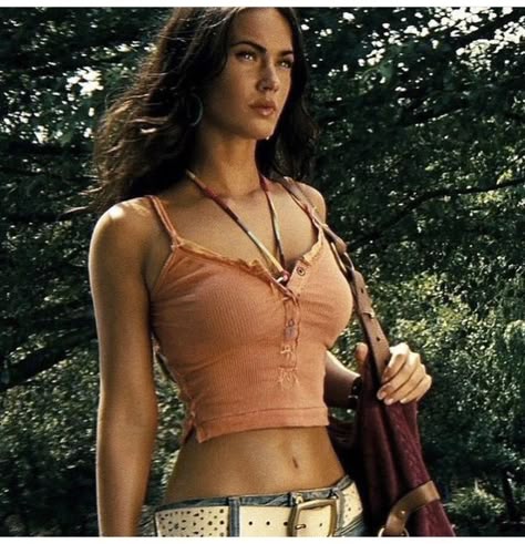 Megan Fox Body, Megan Fox Transformers, Megan Fox Outfits, Oc California, Megan Fox Style, Megan Denise Fox, Outfits 2000s, Celebrity Halloween Costumes, Girl Celebrities