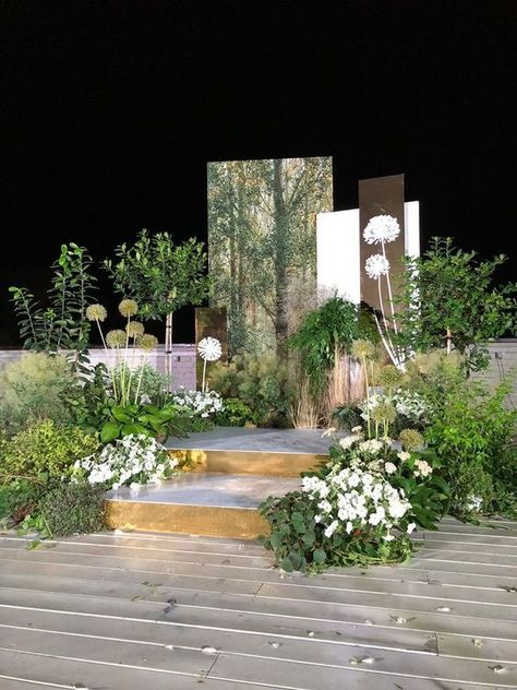 Stage Design Greenery, Spring Stage Design, Photo Backdrop Outdoor, Flower Arrangements Spring, Wedding Backdrop Design, Wedding Backdrop Decorations, Wedding Design Decoration, Notification Bell, Flower Installation