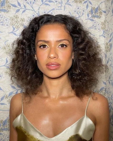 Mbatha Raw, Gugu Mbatha Raw, Black Actors, Warming Up, Cut And Color, Face Claims, Bridal Makeup, Makeup Inspiration, Beauty Makeup