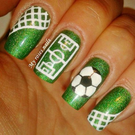 Super cute♥♡♥ Soccer Nails Acrylic, Soccer Nails Design Sports, Soccer Nail Art, Sports Nails Designs, Soccer Nails Design, Nails Football, Sport Nails, Sports Nail Art, Soccer Nails