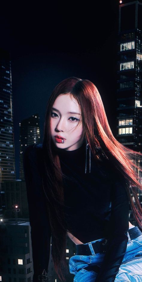 Cool Kpop Wallpapers, Giselle Ningning, Winter Giselle, Ningning Icons, Karina Winter, Aespa Icons, Female Inspiration, I Love Winter, Black Crown