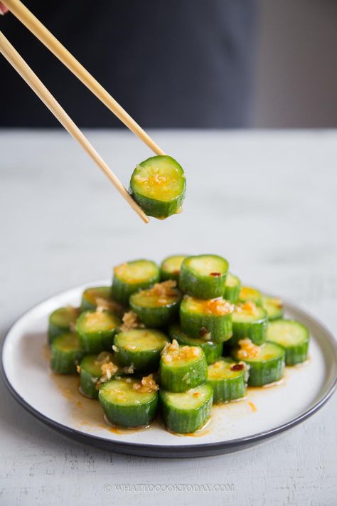 Easy Cucumber Salad, Asian Cucumber Salad, Cucumber Salad Recipe, Din Tai Fung, Resep Salad, Ambrosia Salad, Cucumber Recipes Salad, Cucumber Recipes, Appetizer Salads