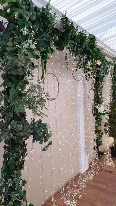 Fairy Theme Backdrop Ideas, Green Forest Theme Party, Green Butterfly Decorations, Forest Green And Gold Party Decor, Enchanted Forest Prom Backdrop, Enchanted Ball Theme, Enchanted Forest Drink Ideas, Light Green Quinceanera Decorations, Diy Fairy Backdrop