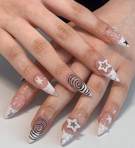 20 Pretty Star Nails to Inspire You Cut Nails, Angel Nails, Press On, Punk Nails, Grunge Nails, Pretty Gel Nails, Really Cute Nails, Pretty Star, Trendy Nail