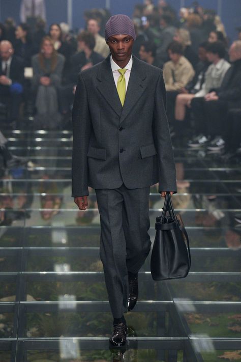 Prada Fall 2024 Menswear https://www.vogue.com/fashion-shows/fall-2024-menswear/prada/slideshow/collection#3 2024 Menswear, Menswear Fashion Show, Menswear Fashion, Vogue Runway, Fall 2024, Fashion Show, Prada, Vogue, Wardrobe