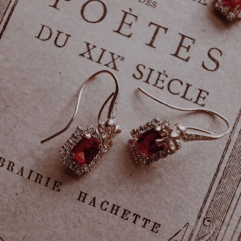 Valerie Aesthetic Core, French Romance Aesthetic, Jeweler Aesthetic, Valerie Core, Pomegranate Girl, Nehemia Ytger, Edwina Sharma, Dark Academia Accessories, Genya Safin