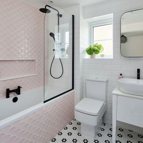 Mosaic tiles bathroom wall