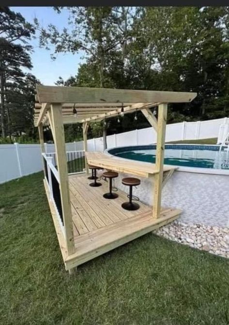 20 Genius Above Ground Pool Bar Ideas That Will Transform Your Backyard Cheap Pool Deck Ideas, Pool Area Decor, Pool Bar Ideas, Pool Bar Design, Deck Decor Ideas, Pool Deck Decor, Pool Party Decor, Decks Around Pools, Pool Side Bar