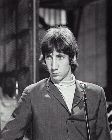 A young Pete Townshend, The Who, 1965. Audra Auclair, John Entwistle, Behind Blue Eyes, Roger Daltrey, Pete Townshend, Swinging London, Magazine Images, British Invasion, Pop Rock Bands