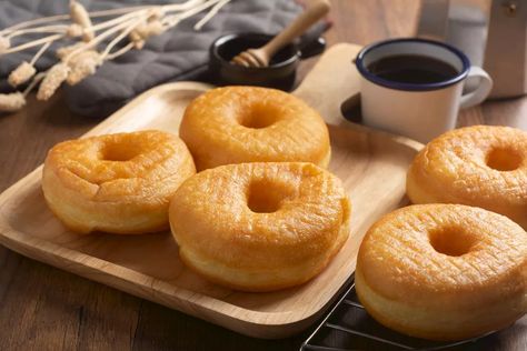 Honey Glaze For Donuts Recipe, Honey Dip Donut Recipe, Honey Glazed Donut, Fried Donuts, Glazed Donuts, Glazed Doughnuts, Honey Glazed, Fun Deserts, Honey Glaze