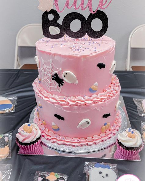 A Boo is Due! 👻 Vanilla cake with buttercream, chocolate and vanilla cupcakes and sugar cookies #booisdue #littleboo #mawmawstreats #azlebaker #sugarcookies #sugarcookiemarketing #dfwbaker #azle #azlecookies Vanilla Cake With Buttercream, Little Boo Is Almost Due, Buttercream Chocolate, Cake With Buttercream, Vanilla Cupcakes, Vanilla Cake, Sugar Cookies, Butter Cream, Sugar Cookie