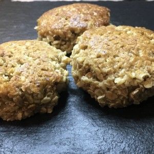 Anglo Saxon Food Recipes, Anglo Saxon Food, Oat Cakes Recipe, Pagan Food, Scottish Oat Cakes, Medieval Feast, Historic Recipes, Historical Food, Medieval Food