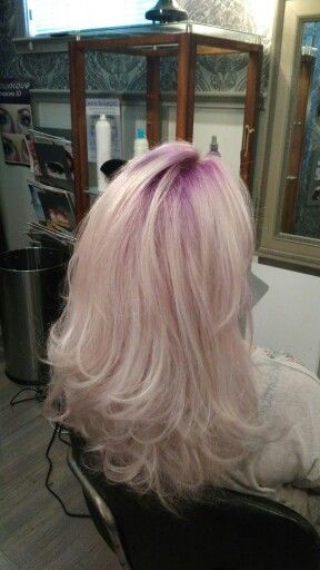 Purple Roots color Blonde Hair With Colored Roots, Dyed Roots On Blonde Hair, Purple Roots Blonde Hair, Blonde Hair Purple Roots, Pink Roots Blonde Hair, Balayage Purple, Colored Roots, Hair Color Cherry Coke, Purple Roots