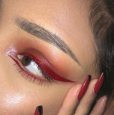 Red Eye Looks, Maquillage On Fleek, Vampire Bride, 90s Makeup, Makeup For Black Skin, Eye Looks, Red Makeup, Eye Makeup Designs, Dope Makeup