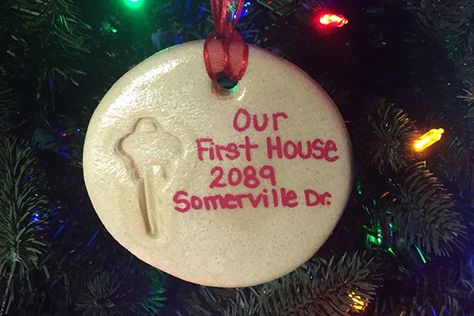 Lombardo Homes offers home decorating DIY tips for making your own house key keepsake ornament. House Key Christmas Ornament, First House Key Ornament, First House Ornament Diy, House Key Ornament, Key Christmas Ornament, First Home Ornament Diy, Lombardo Homes, First Home Key, Home Decorating Diy