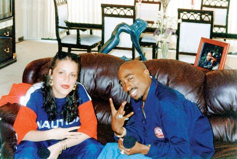 Angie Martinez with Tupac Shakur in 1995. Aaliyah And Tupac, Tupac Photos, Angie Martinez, Tupac Makaveli, Tupac Art, Tupac Pictures, Eminem Photos, Phenomenal Woman, Hip Hop And R&b