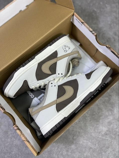 Retro Beige Sneakers For Streetwear, Nike Beige Sneakers For Streetwear, Sporty Brown Custom Nike Sneakers, Nike Cream Custom Sneakers For Streetwear, Nike Brown Urban Sneakers, Sneakers In Box, Nike Shopping, Otomo Katsuhiro, Sneakers Yeezy