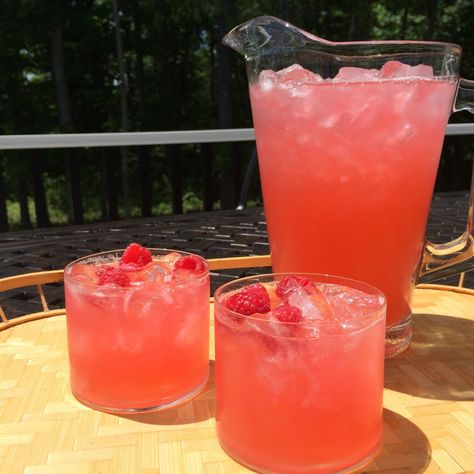 Rasberry Lemonade, Raspberry Lemonade Recipe, Pink Lemonade Recipes, Sourdough Discard Recipes, Discard Recipes, Lemonade Recipe, Raspberry Syrup, Pink Drink, Chocolate Cheese