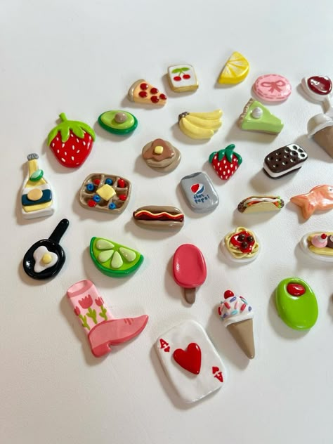 Superb Polymer Clay Magnet Concepts for Dwelling Decor- #Amazing #Clay #Decor #Home #Ideas #Magnet #Polymer Check more at https://howcandothis.com/diyideas/superb-polymer-clay-magnet-concepts-for-dwelling-decor/ Clay Magnets Diy, Clay Magnet Ideas, Clay Date, Polymer Clay Magnet, Magnets Diy, Air Dry Clay Ideas, Dry Clay Ideas, Diy Magnets, Magnet Ideas