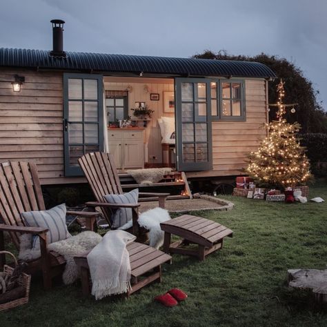 Escape To Nature, Rustic Cabins, Country Retreat, Shepherds Hut, Portable House, Winter Getaway, Wood Burner, She Shed, Hot Tubs