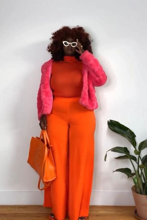 Simi Moonlight, Colour Combinations Fashion, Dopamine Dressing, Vintage Photoshoot, Peach Dress, Bright Spring, Makeup Obsession, Moda Plus, Color Combo