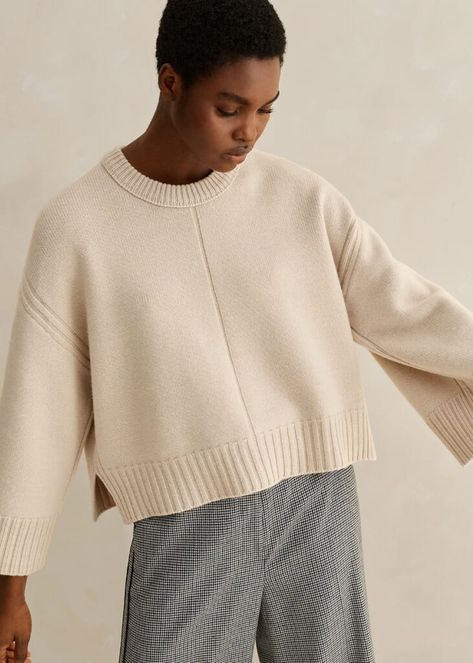 Lily Pilly, Sweaters Aesthetic, Women Cashmere Sweater, Layering Sweater, Cashmere Sweater Women, Sweater Layering, Cashmere Yarn, Womens Designer Fashion, Fashion Story