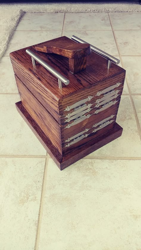 For the man like me who believes that it all starts at your shoes. Built this shoe shine box from 2 shine boxes. Sanded, stained and added extra compartment Added shine cloth shine bars and base trim. Wooden Shoe Box Storage, Shoe Shine Box Diy, Custom Shoe Box, Wooden Shoe Box, Wood Shoe Shine Box, Mens Valet Box Wood, Shoe Shine Box, Wooden Hinges, Pallet Wine