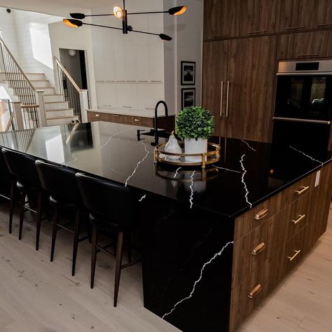 Elevate your kitchen design with black countertops! Explore a variety of materials, designs, and inspiration from our gallery of stunning onyx countertops. Black Epoxy Countertop, Onyx Countertops, Black Countertops, Epoxy Countertop, Marble Counter, Black Marble, House Ideas, Onyx, Countertops