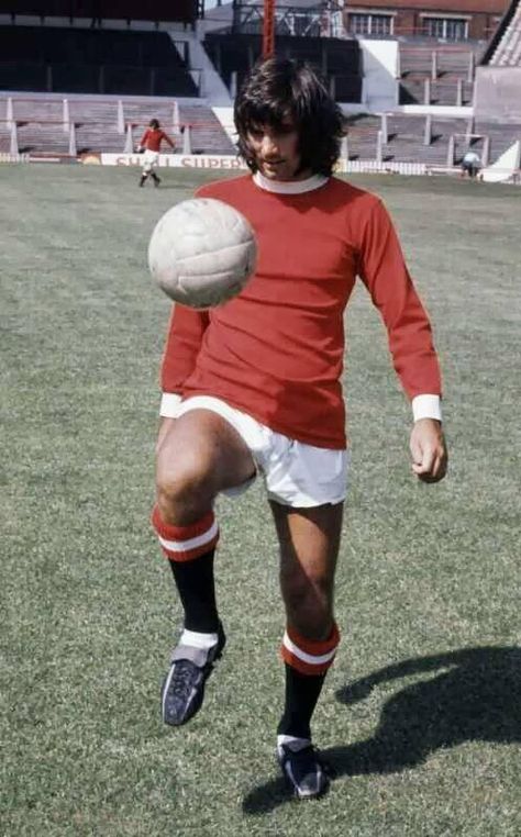 Legend George Best..... Football Pics, Sporting Legends, Manchester United Legends, George Best, Football Photography, Football Legends, Manchester United Football Club, Classic Football Shirts, Football Fashion