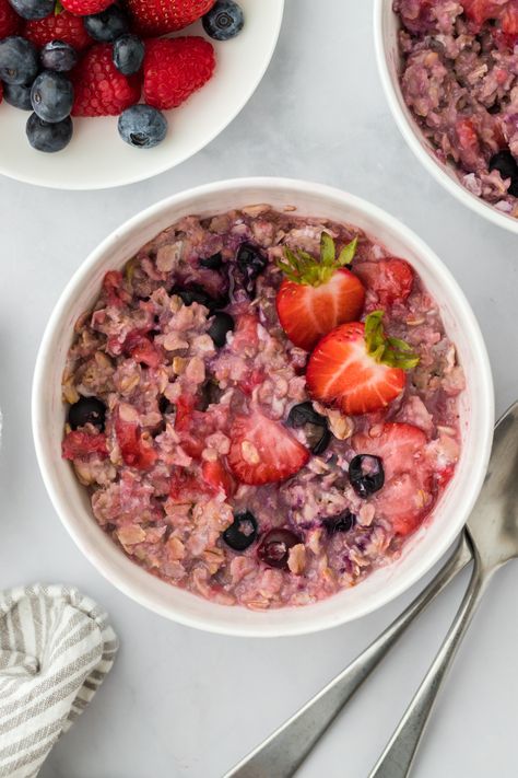 Protein Oatmeal Bowl Oatmeal Ideas, Joy Bauer Recipes, Today Recipes, Healthier Breakfast, Oatmeal Protein, Weekend Meal Prep, Protein Bowl, Oatmeal Yogurt, Breakfast Protein