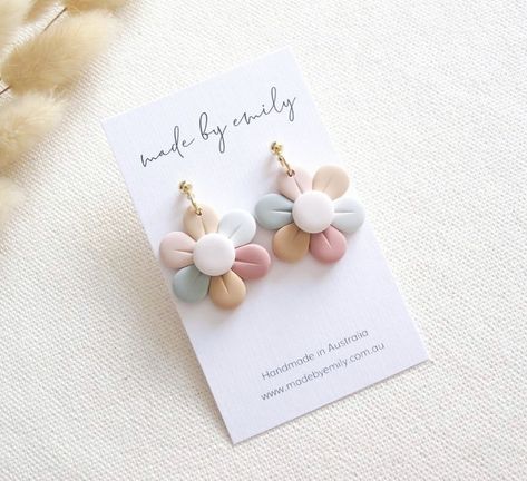 Clay Earrings With Beads, Pastel Polymer Clay Earrings, Polymer Clay Earrings Spring, Fimo Ideas Jewelry, Easy Clay Earrings, Spring Polymer Clay Earrings, Simple Polymer Clay Earrings, Spring Clay Earrings, Clay Earrings Diy