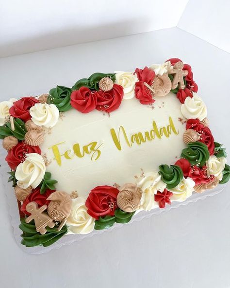 Christmas Cake Designs Rectangle, Corporate Cake Ideas, Christmas Sheet Cakes Decorated, Simple Christmas Cake Decorations, Christmas Sheet Cake Designs, Cake Christmas Decoration, Decorated Sheet Cakes, Square Christmas Cake, Christmas Sheet Cake