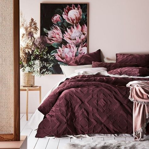 Aubergine Bedroom, Plum Bedroom, Plum Bedding, Burgundy Bedroom, Velvet Quilt Cover, Double Bed Designs, Bed Interior, Minimalist Bed, Wooden Bed Design