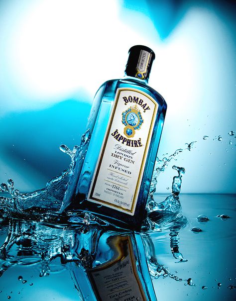 Bombay Sapphire on Behance Alcoholic Drinks Photography, Bombay Sapphire Gin, Photography Lighting Setup, Beverage Photography, Bombay Sapphire, Bottle Design Packaging, Alcohol Packaging, Club Poster, Alcohol Aesthetic