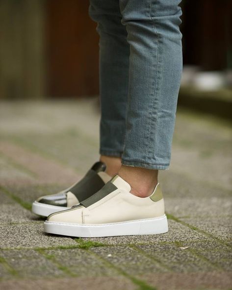 Sardinelli Forli Beige Laceless Slip-On Sneakers #SardinelliStore Laceless Shoes, Green Color Combinations, Beige Sneakers, Loafer Sneakers, Eva Sole, Monk Strap, Height And Weight, Shoes Men, Lace Boots