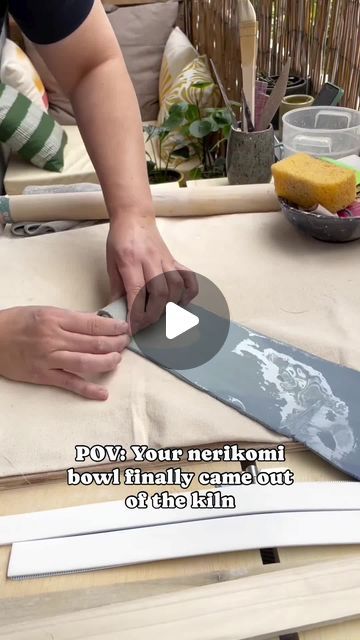 𝙏𝙝𝙚 𝘾𝙚𝙧𝙖𝙢𝙞𝙘 𝙎𝙘𝙝𝙤𝙤𝙡 on Instagram: "How to make a nerikomi bowl ❤️  •••  Follow @hook_ceramics for more!" Nerikomi Pottery Patterns, Nerikomi Patterns, Pottery Bowl Ideas, Nerikomi Pottery, Nerikomi Technique, Slab Ceramics, Pottery Patterns, Colored Clay, Hair And Makeup Tips