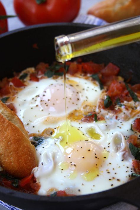 Italian Tomato and Eggs recipe has freshly sautéed tomatoes, fragrant basil and eggs cooked to your preference. Add in truffle oil or truffle salt and you will have a meal made in heaven. Tomato And Eggs, Breakfast Skillets, Sauteed Tomatoes, Clean Eating Vegetarian Recipes, Clean Eating Vegetarian, Truffle Salt, Quick Dinners, Eggs Recipe, Truffle Oil