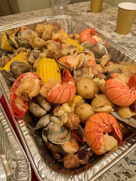 Clambake Party, Clambake Recipe, Clam Bake Party, Memorial Day Desserts, Fish Entrees, Turkey Fryer, Lobster Dishes, Lobster Recipes Tail, Seafood Boil Recipes