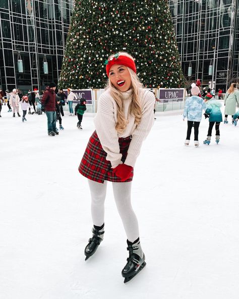 Ice Skating Photoshoot, Skating Photoshoot, Ice Skating Photography, Outdoor Ice Skating, Christmas Skating, Outdoor Skating, Christmas Ice Skates, Ice Skating Outfit, Red Outfits