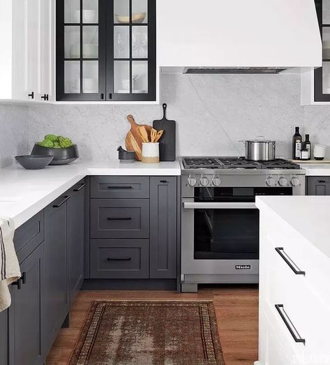 Artistic Kitchen, Collective Studio, Model Dapur, Серая Кухня, Gray And White Kitchen, Kabinet Dapur, Gray Cabinets, Kitchen Farmhouse, Grey Kitchen Cabinets