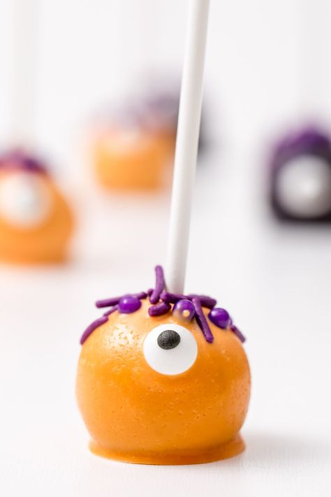 Cakepops Ideas, Halloween Cakepops, Halloween Bakes, Monster Cake Pops, Cake Pops Recipe, Pig Halloween, Halloween Food Ideas, Postres Halloween, Halloween Box