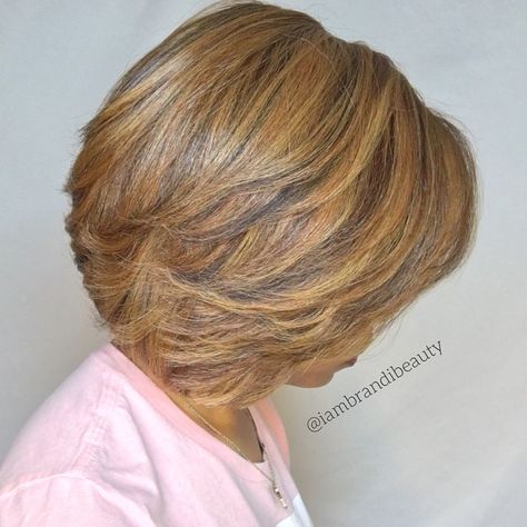 Bob Black Women, Reverse Bob, Bob Hairstyles For Black Women, Natural Hair Bob, Bob Black, Blonde Natural, Colourful Hair, Short Haircut Styles, Hair Adviser